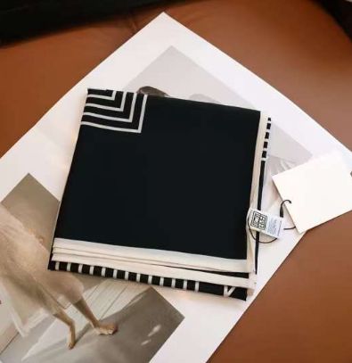 TOTEME 大判 モノグラム シルク スカーフ Venezia モノグラム