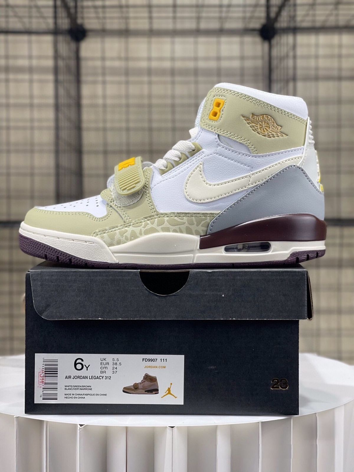 ナイキ JORDAN LEGACY312 27cm 新品未使用　箱無　別箱 お値下げしました??即購入?? Nike Air Jordan legacy aj312 箱付
