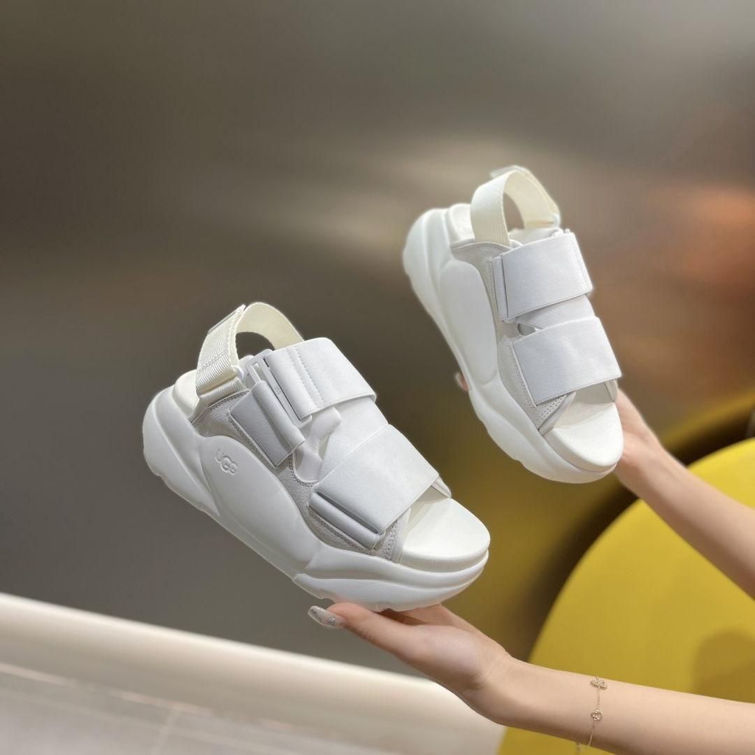 新品 UGGトレンド厚底サンダル INS風 美脚 軽量 クッション性抜群 白