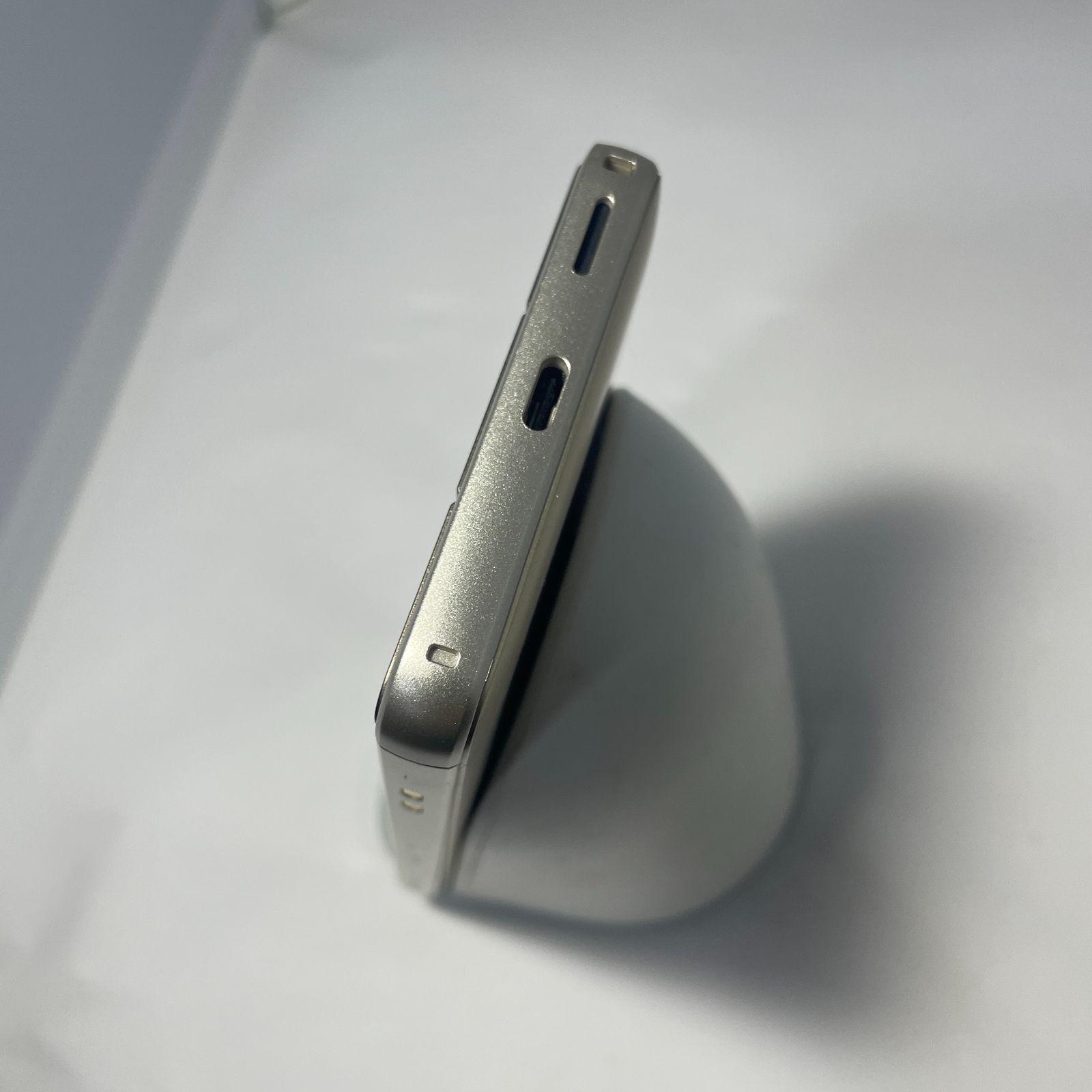 BASIO3（ベイシオ スリー）KYV43 ゴールド 32GB au android A158