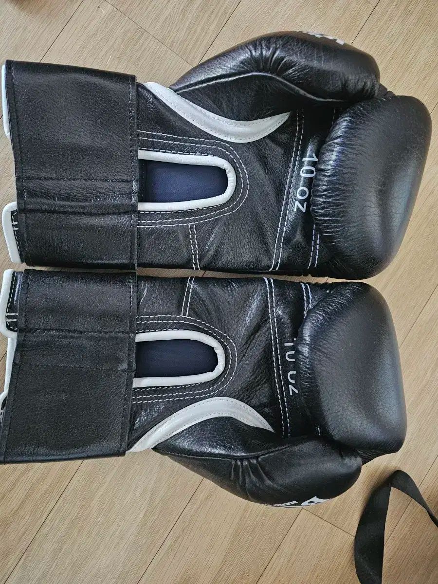 winning ウイニング ボクシンググローブ 10oz 旧アマチュア試合用①