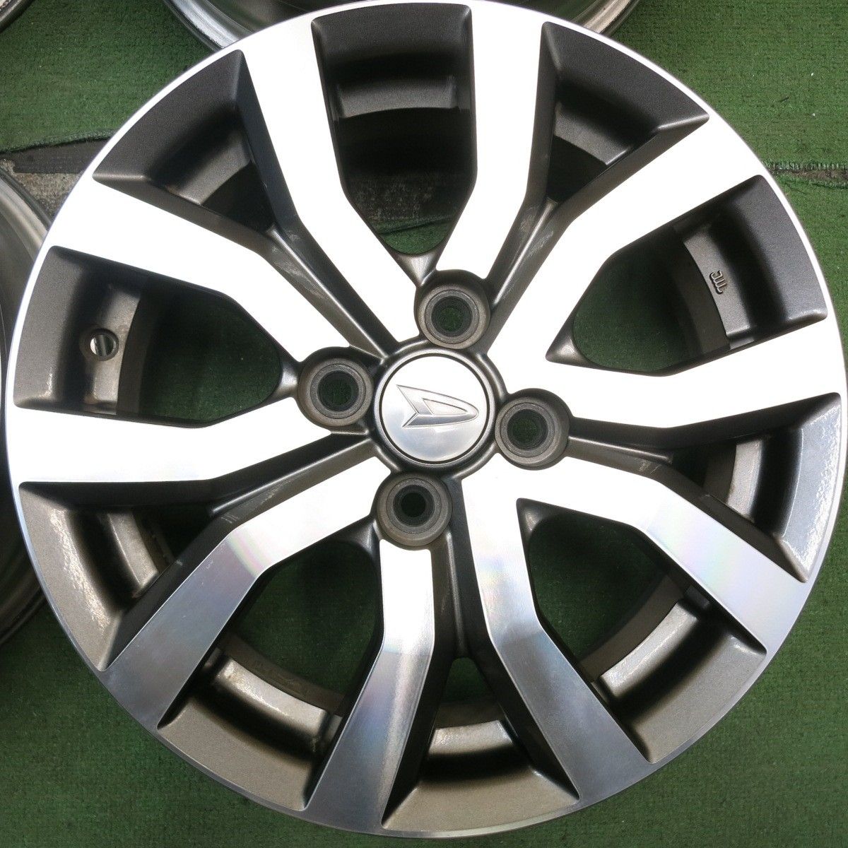 送料無料] キレイ☆ダイハツ トール 純正 ホイール 15インチ 15×5J