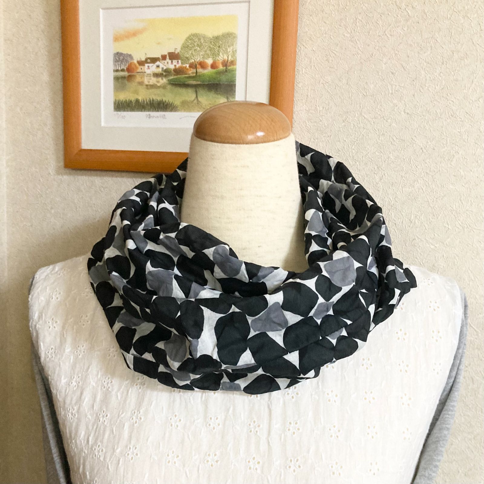 モノトーン石畳柄ローンリップル生地の大人のコットンスヌード（シングル、ねじりあり）