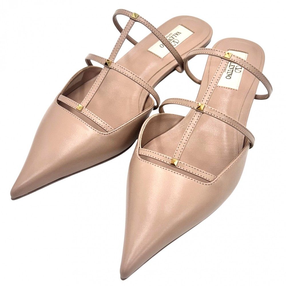Valentino スタッズパンプス　ピンクベージュ ヴァレンティノ ロックスタッズ パテント パンプス ピンクベージュ