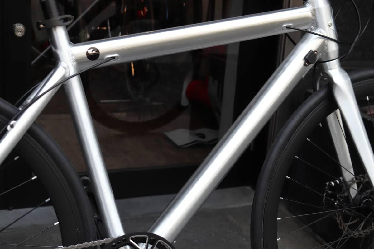 訳あり】 WELB 電動クロスバイク 500サイズ L-TWOO A5 9S アルミ 電動 