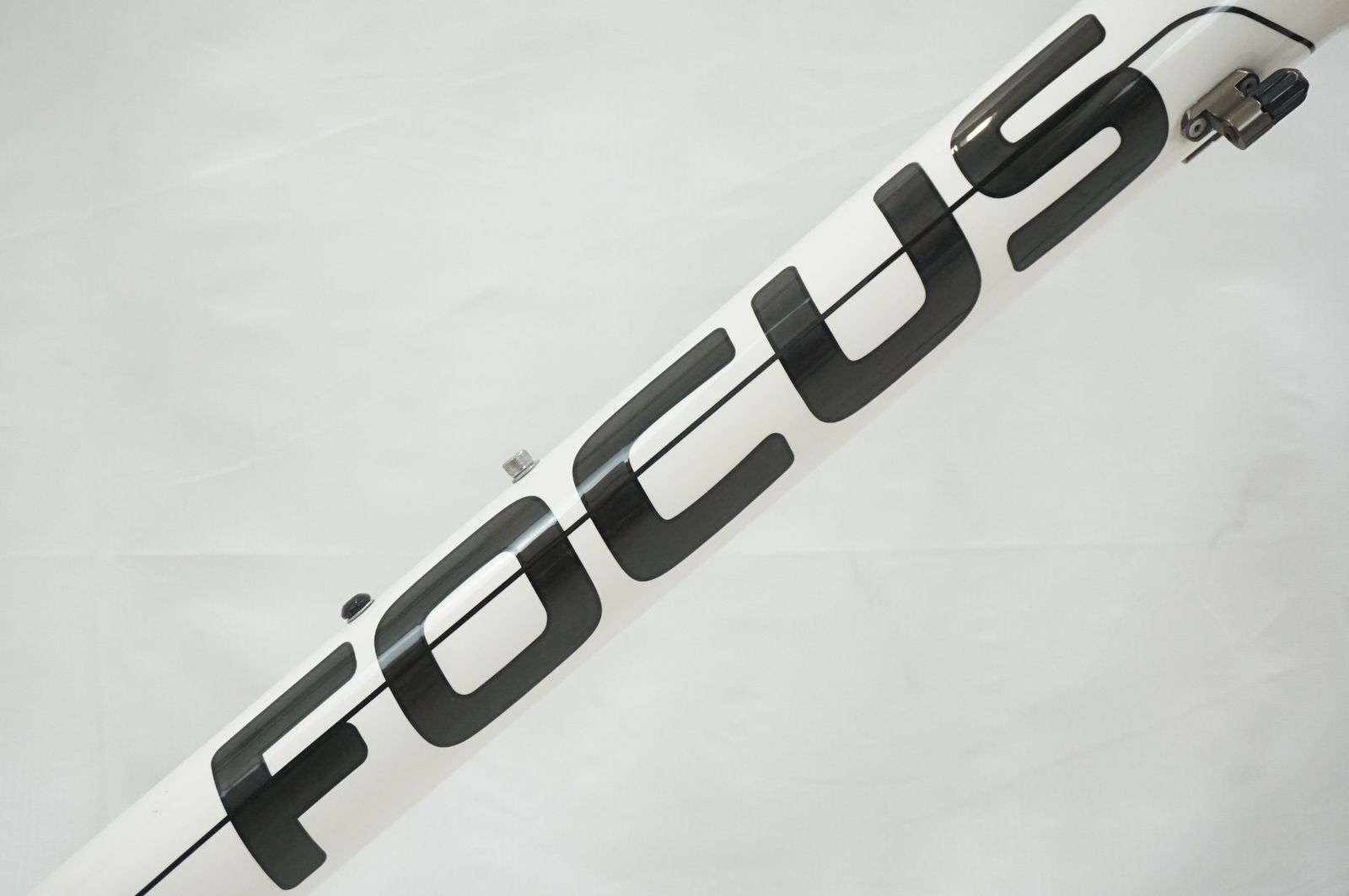 FOCUS フォーカス