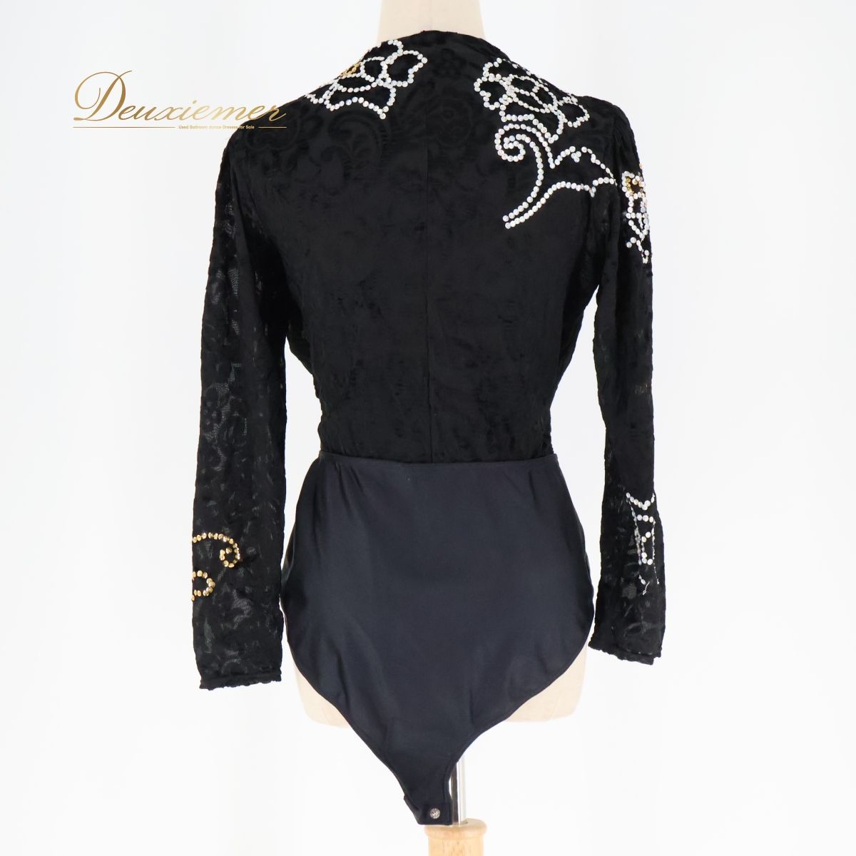 美品★チャコット黒デザイントップス★社交ダンス 在庫あり】 美品☆チャコット黒デザイントップス☆社交ダンス