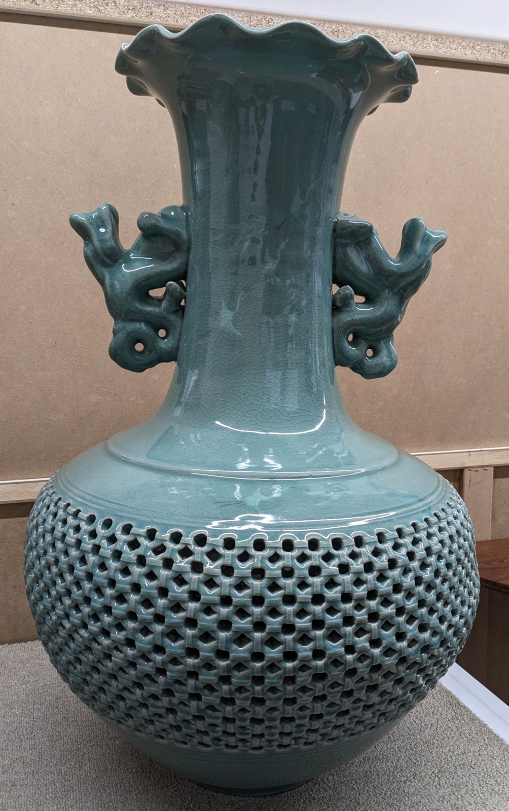 中国古美術 青花釉裡紅海水龙紋獣耳蒜頭瓶 置物 賞物観賞瓶 文房具 インテリア 中国古美術 青花釉裡紅海水龙紋獣耳蒜頭瓶 置物 賞物