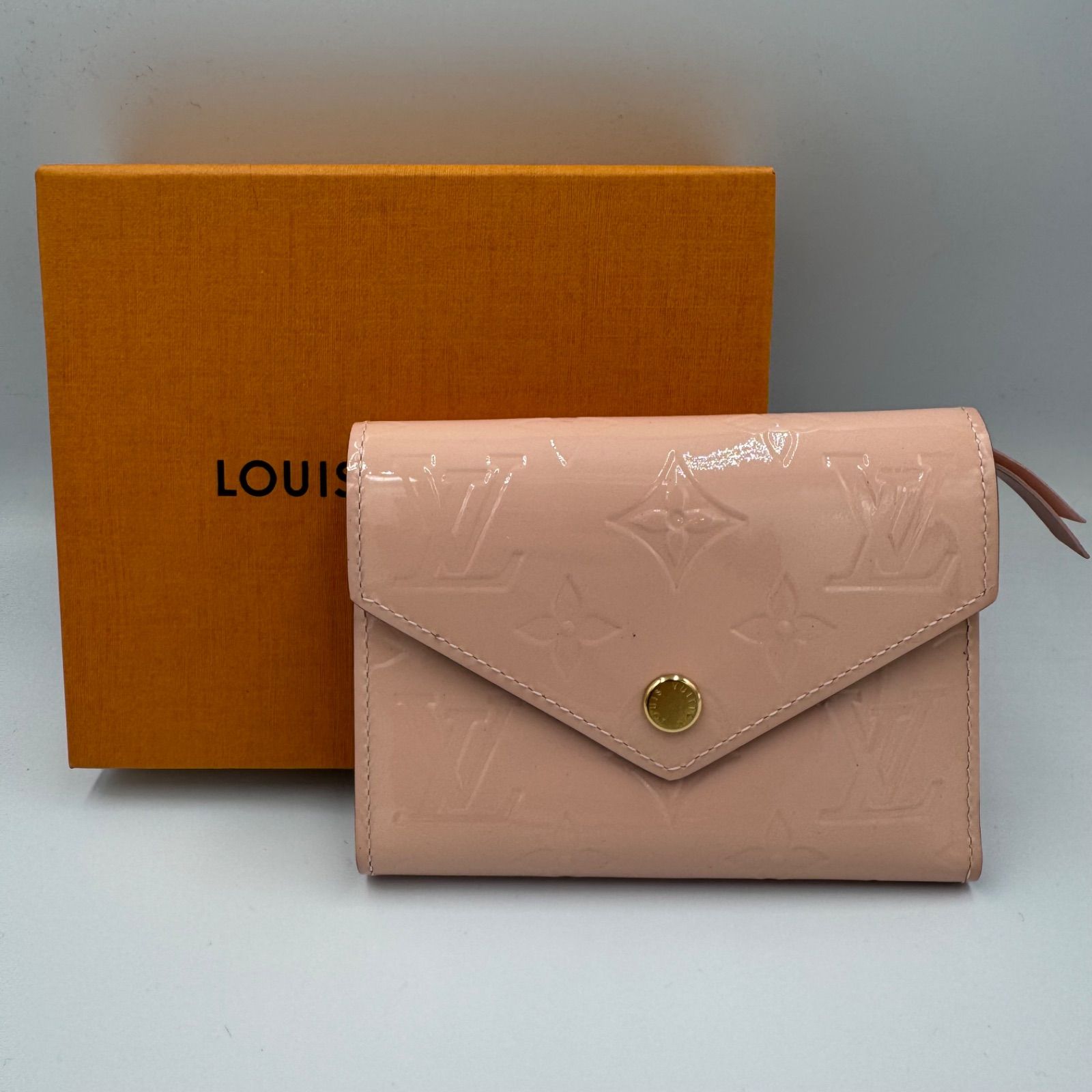 LOUIS VUITTON ポルトフォイユ ヴィクトリーヌ モノグラムヴェルニ