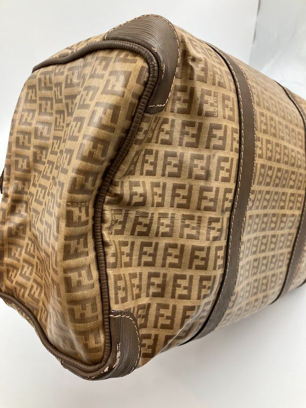 FENDI フェンディ　ズッカ柄　ベストジレ　ヴィンテージ FENDI（ベスト/ジレ）のフリマアイテム一覧