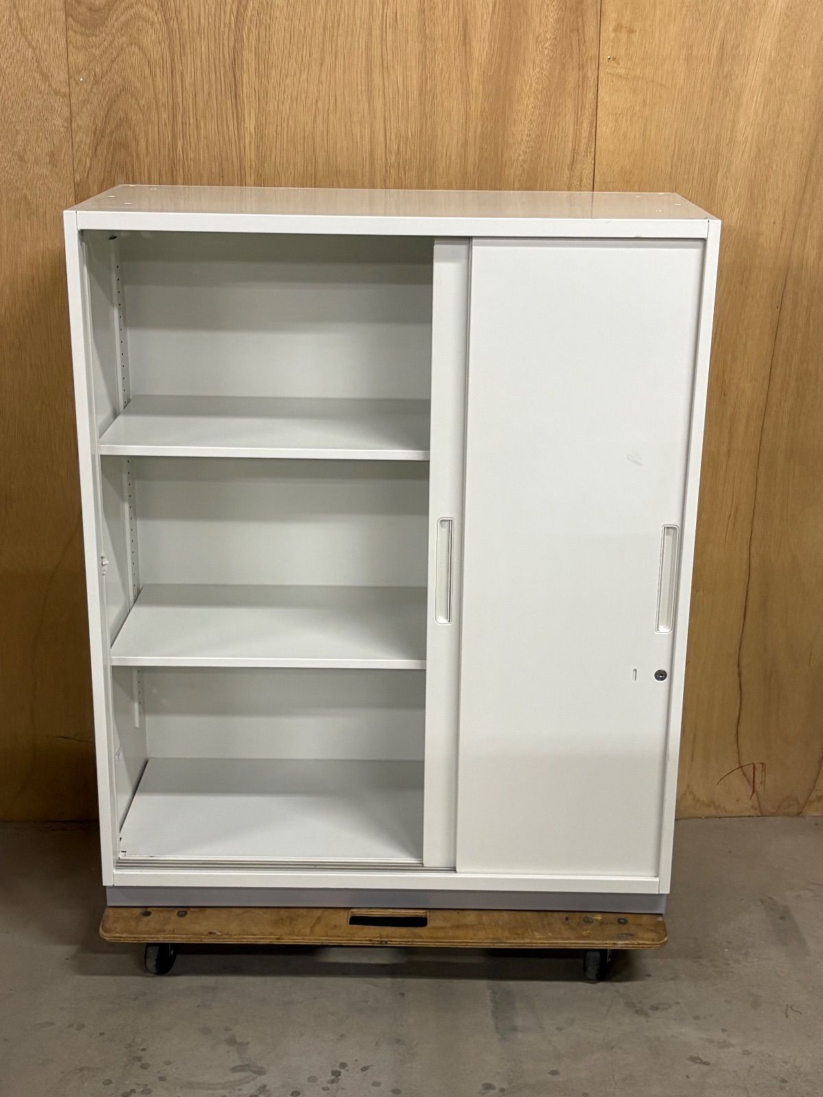 GK106 山口県下松市 引違書庫 プラス 幅90cm 奥40cm 高110.5cm L6-A105SS ベース付き