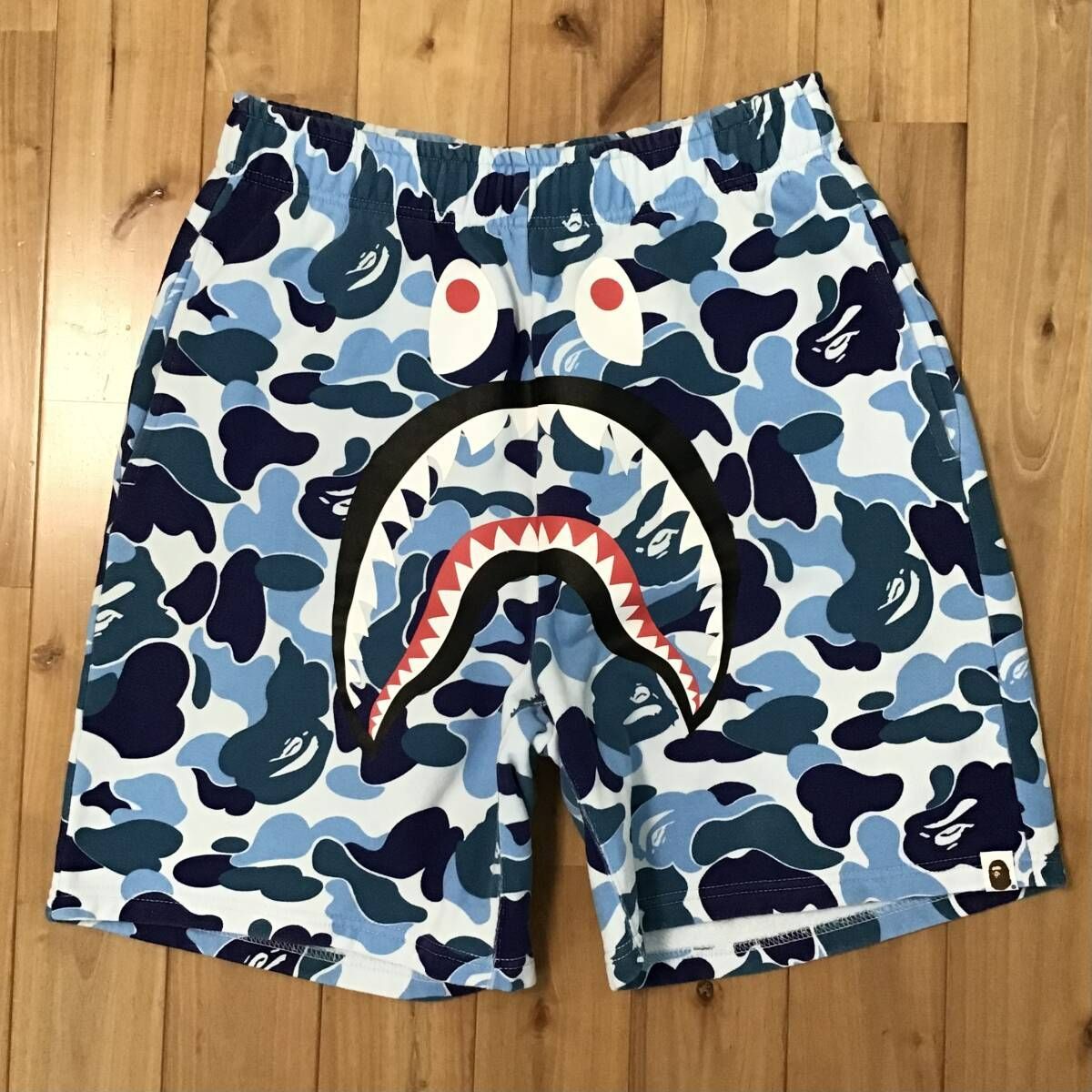 A BATHING APE ハ―フパンツ　ABCカモ ABC camo Blue シャーク スウェットハーフパンツ Mサイズ a