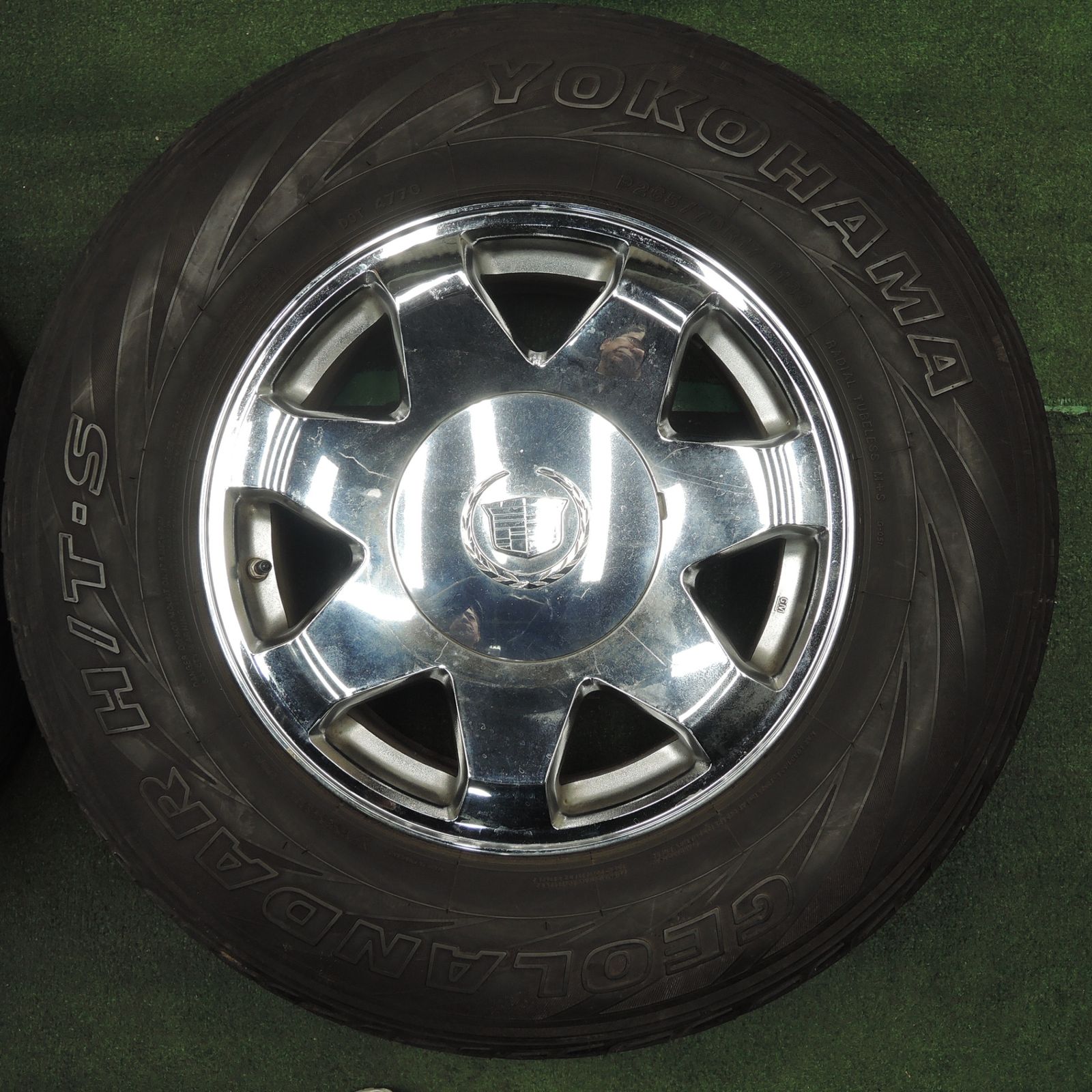 送料無料* 4本価格☆キャデラック エスカレード 純正 265/70R17 