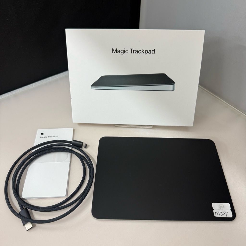 Apple Magic Trackpad 3 ブラック MMMP3ZA/A 【公式通販】