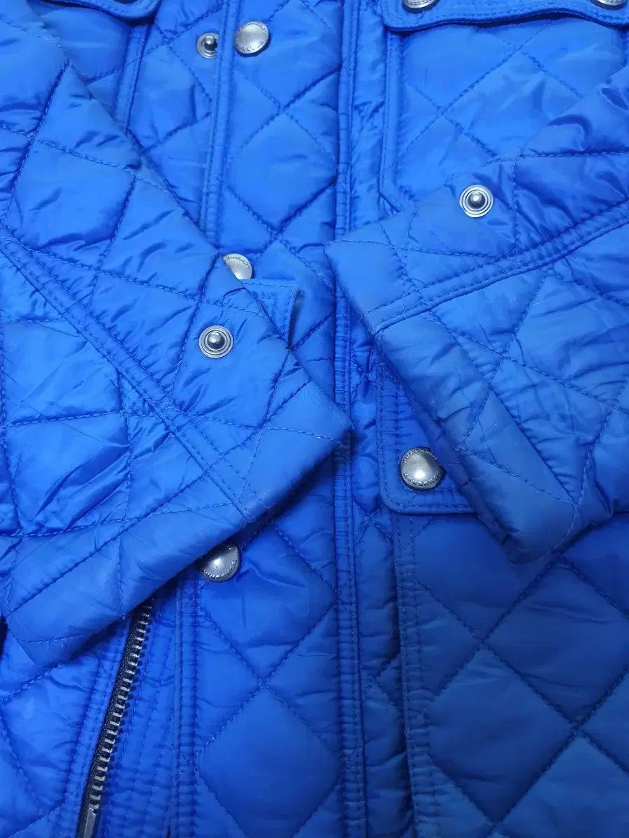 バーバリーキッズ☆キルティングジャケット☆size10 BURBERRY キルティングジャケット キッズ バーバリーキッズ