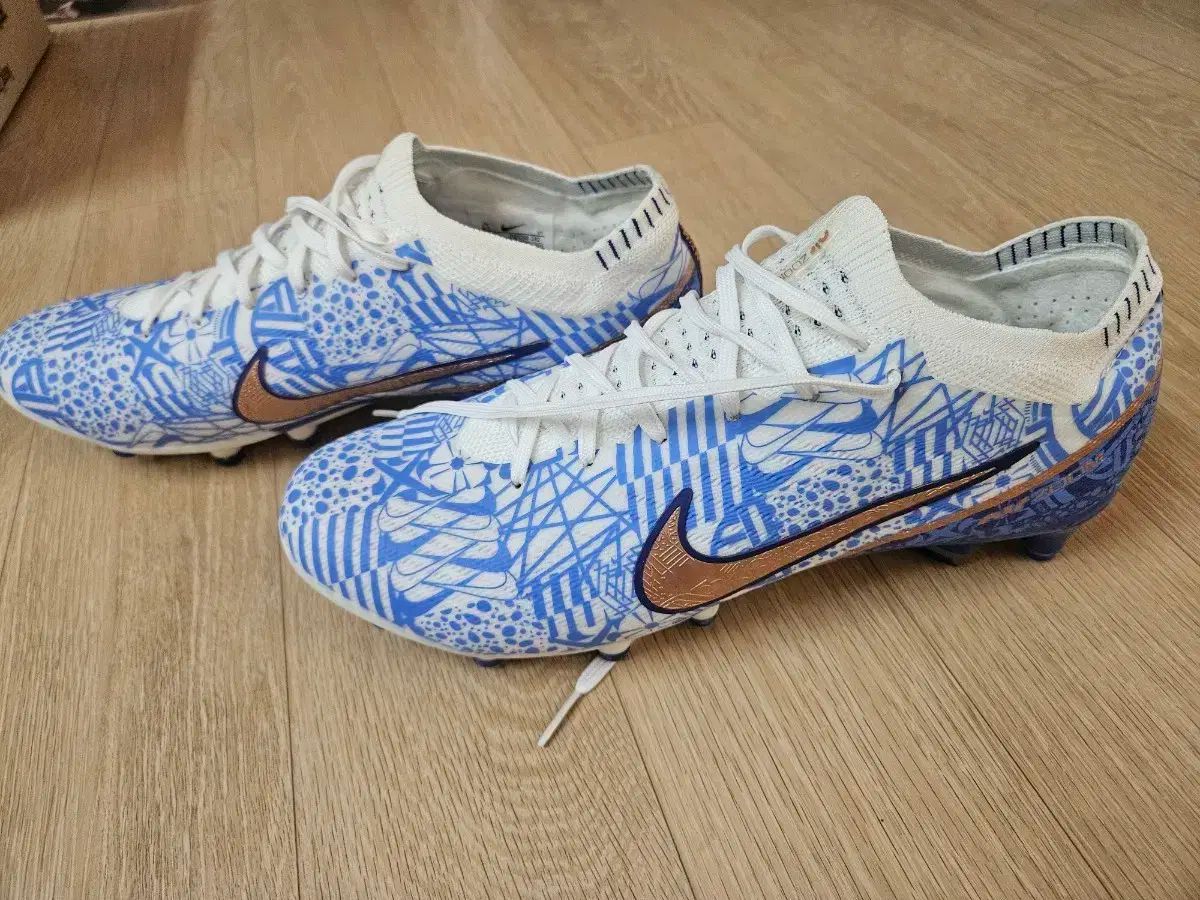 ナイキマーキュリアル27フットサルシューズサッカーシューズ