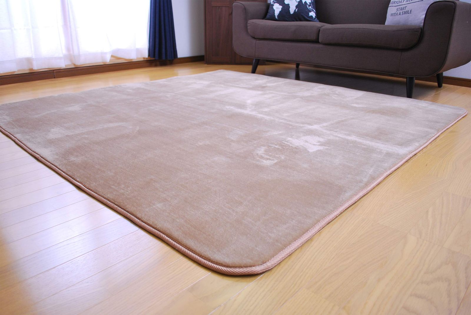 フリーリー ラグ カーペット 厚手 190×240 低反発 18mm 防音 ラグマット 滑り止め付 サイズ L無地 モカ