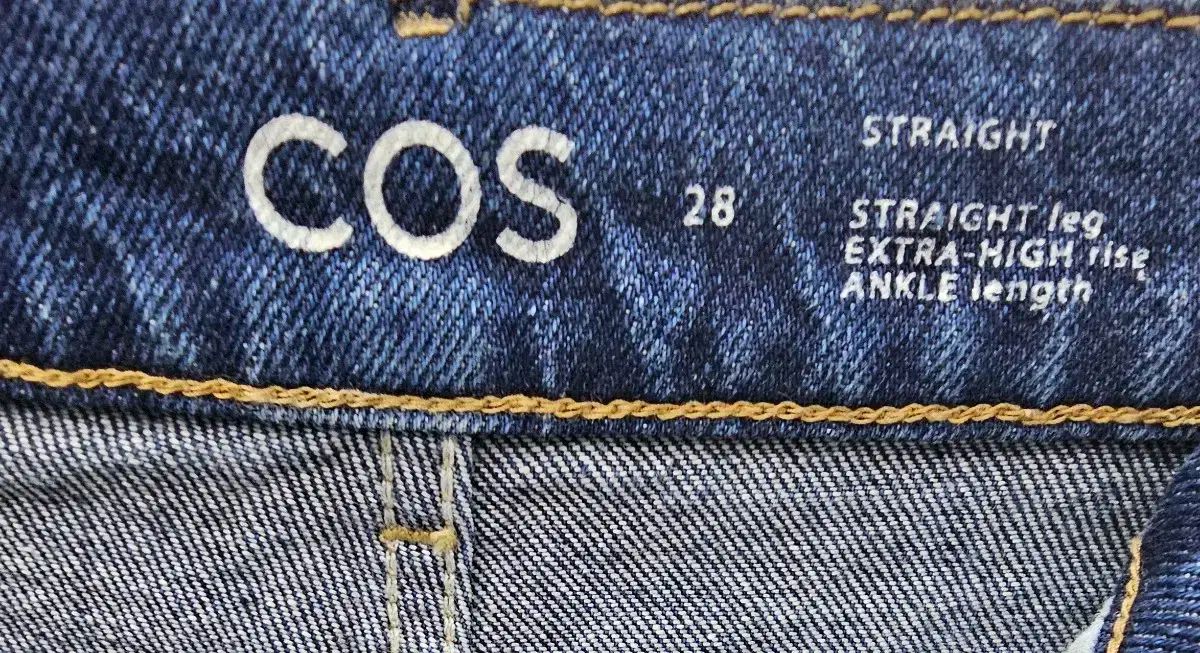 COS ストレート デニム 新品 COS COLUMN JEANS ストレート ブルー 25