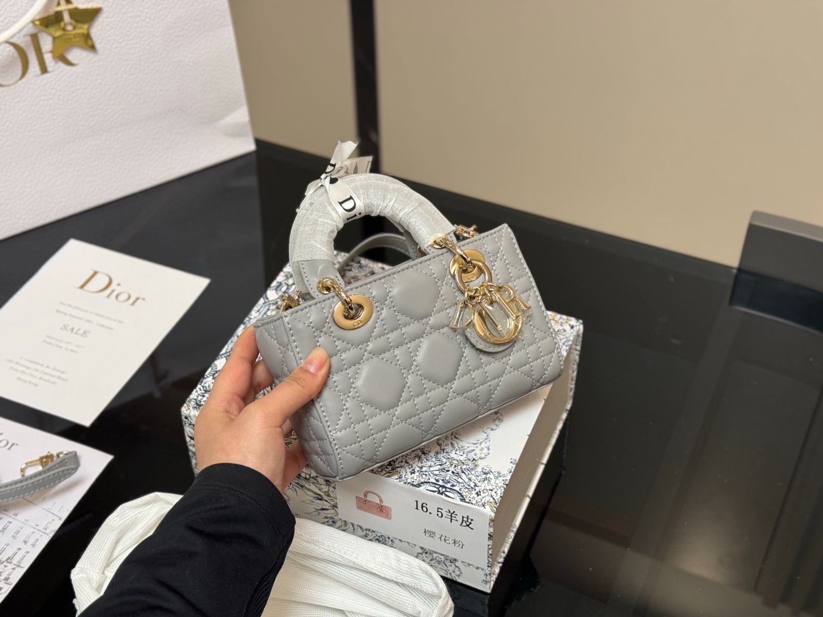 ディオール レディ ディオール ラムスキン バッグ 今日特価】Dior Lady Lambskin Horizontal Lady Dior Bag