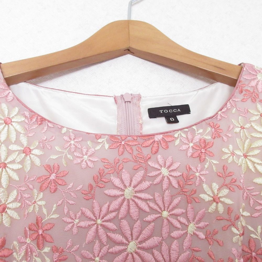 美品 TOCCA トッカ フラワー刺繡 ノースリーブ ドレス ひざ丈