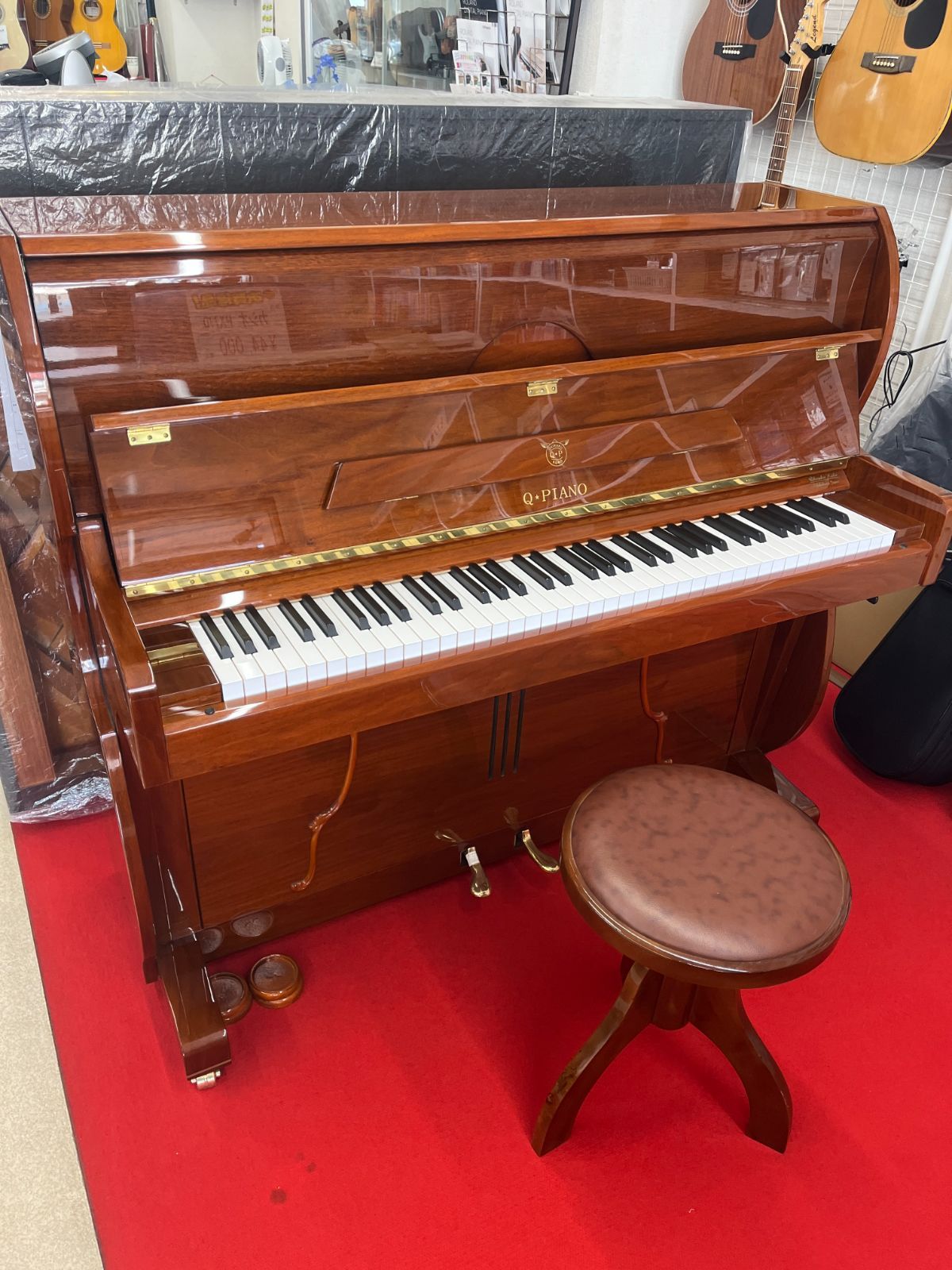 QPIANOアップライトピアノ 小型ピアノ