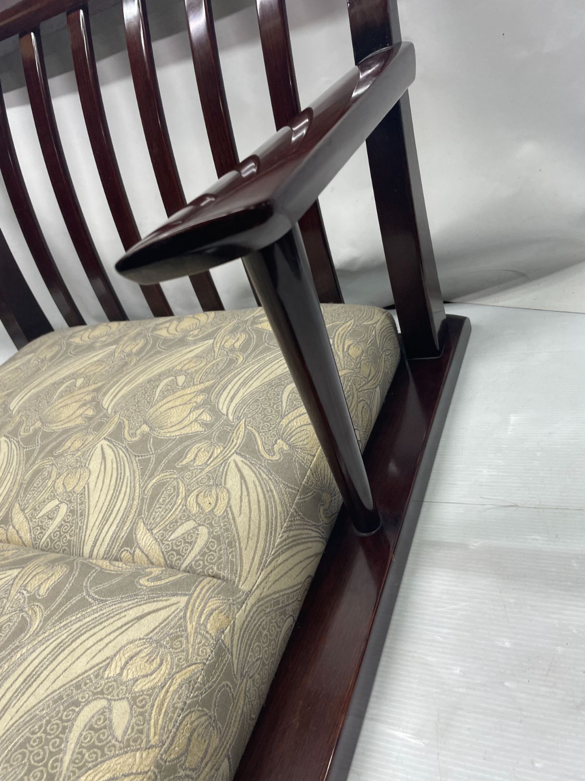 森繁　MORISHIGE 座椅子 ４脚セット 　　IDC大塚家具　10c03 森繁 MORISHIGE 座椅子 4脚セット IDC大塚家具 10c03 - メルカリ