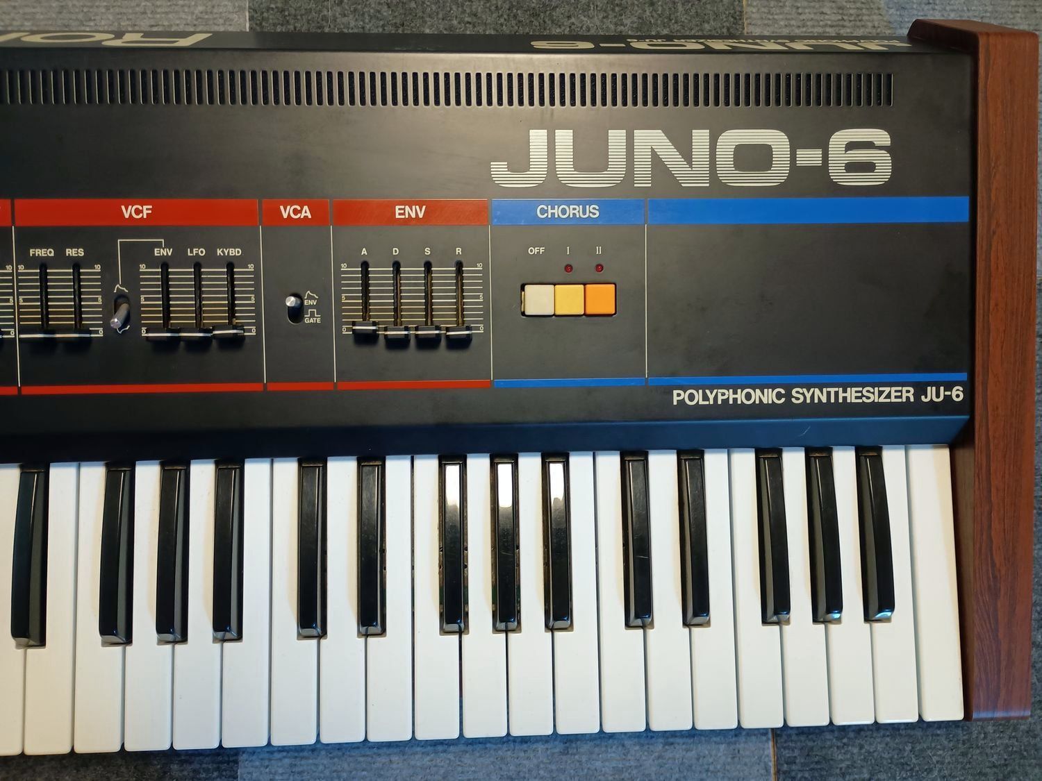 Roland JUNO-6 ポリフォニックシンセサイザー Roland Juno-6 61-Key Polyphonic Synthesizer 1983 100V Made