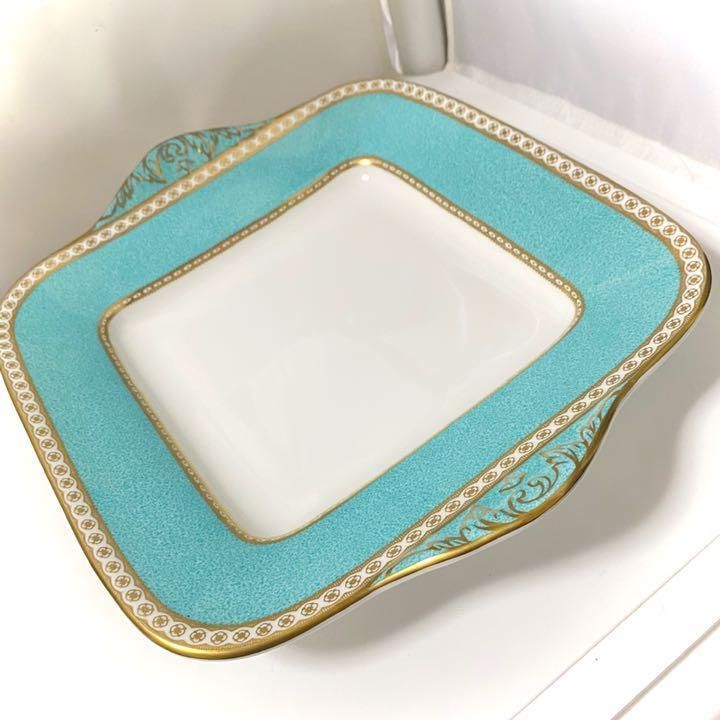 WEDGWOOD ウェッジウッド ユーランダー ターコイズ プレート スクエア 陶器 皿 美術 ケーキ スイーツ サンドイッチ 来客 大皿 パーティー ケーキ スウィーツ おもてなし ホーム インテリア クリスマス 正月 集まり 宴会