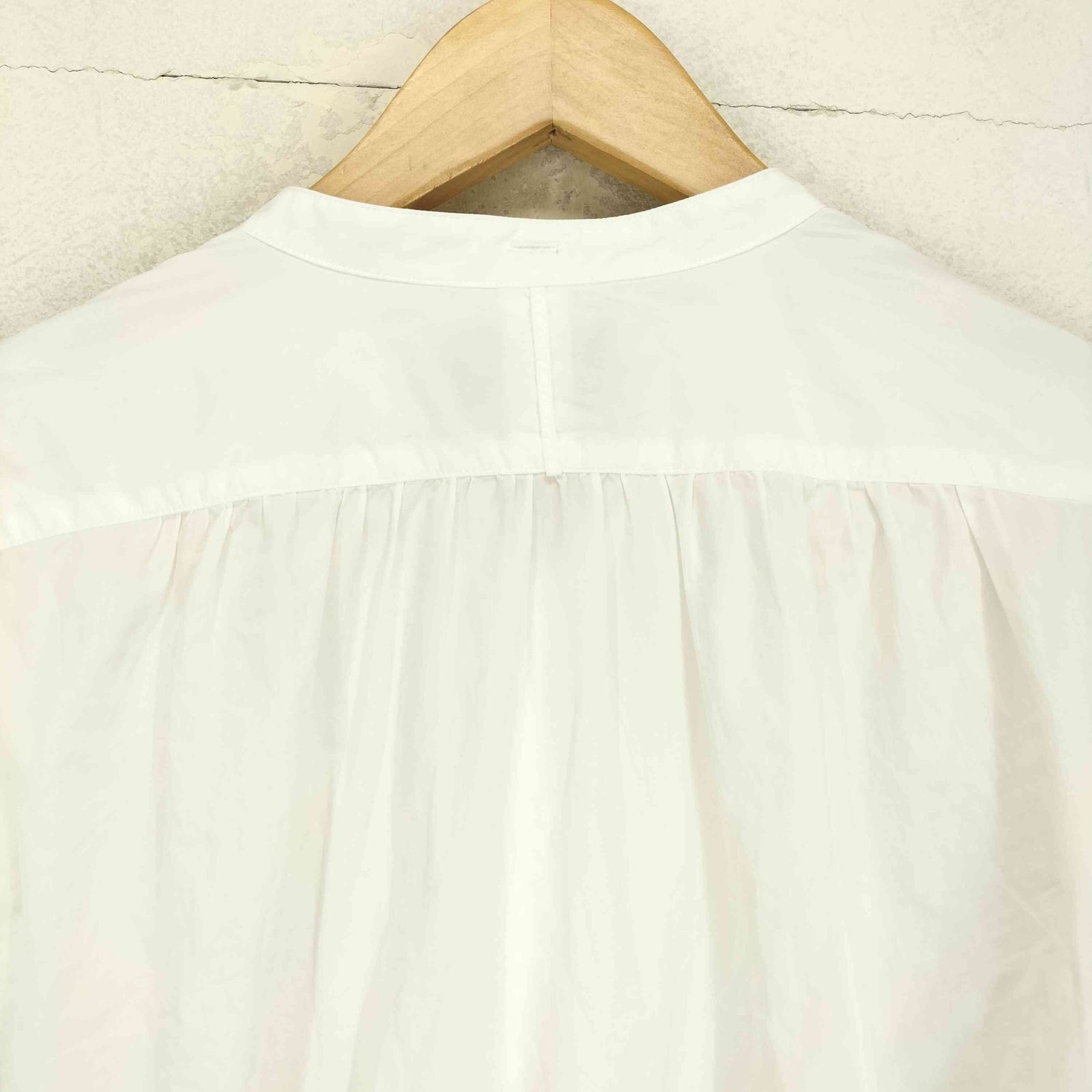 USED古着(ユーズドフルギ) {{(nude)}} アシメデザインパンチングブラウス レディース  38 中古 古着 0844 ユーズドフルギ USED古着 サイドスリットバンドカラーシャツ
