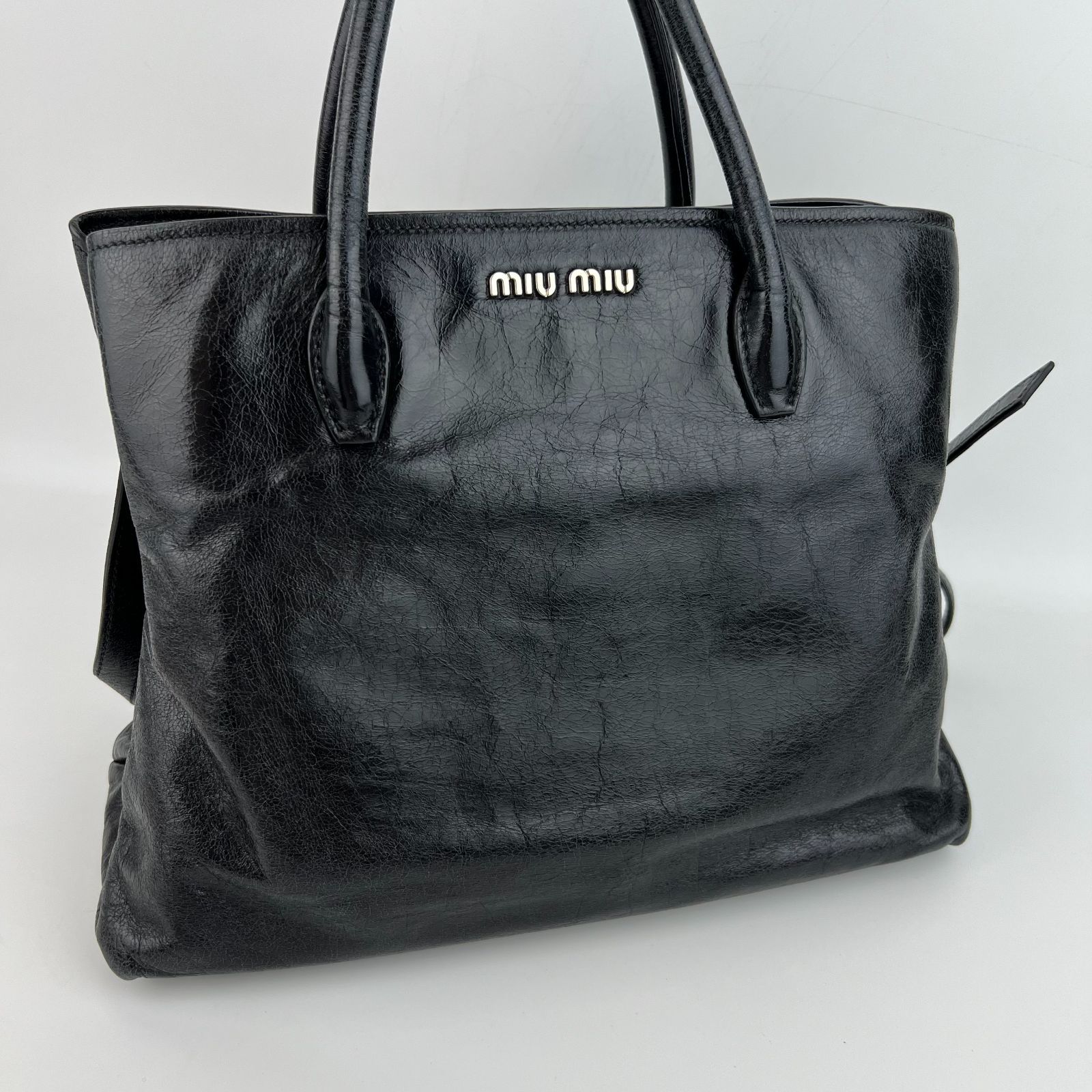 極美品 miu miu VITELLO SHINE 2WAY ショルダー 黒 MIU MIU - miumiu ミュウミュウ ロゴ ハンドバッグ 2WAY