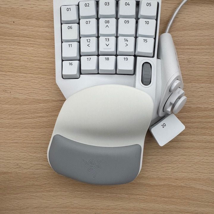 Razer TARTARUS PRO ホワイト アナログオプティカルキーボード Razer