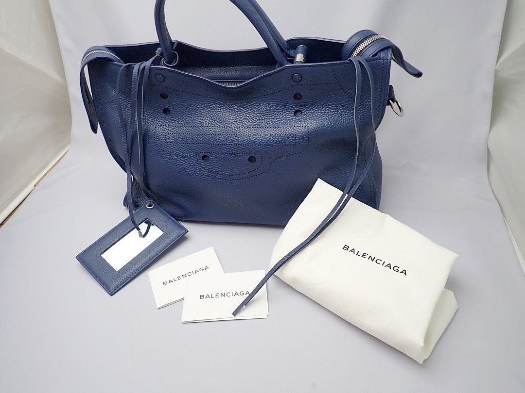 BALENCIAGA バレンシアガ ハンドバッグ 443514 ブラックアウトシティ ネイビー ストラップ欠品 中古A- - メルカリ