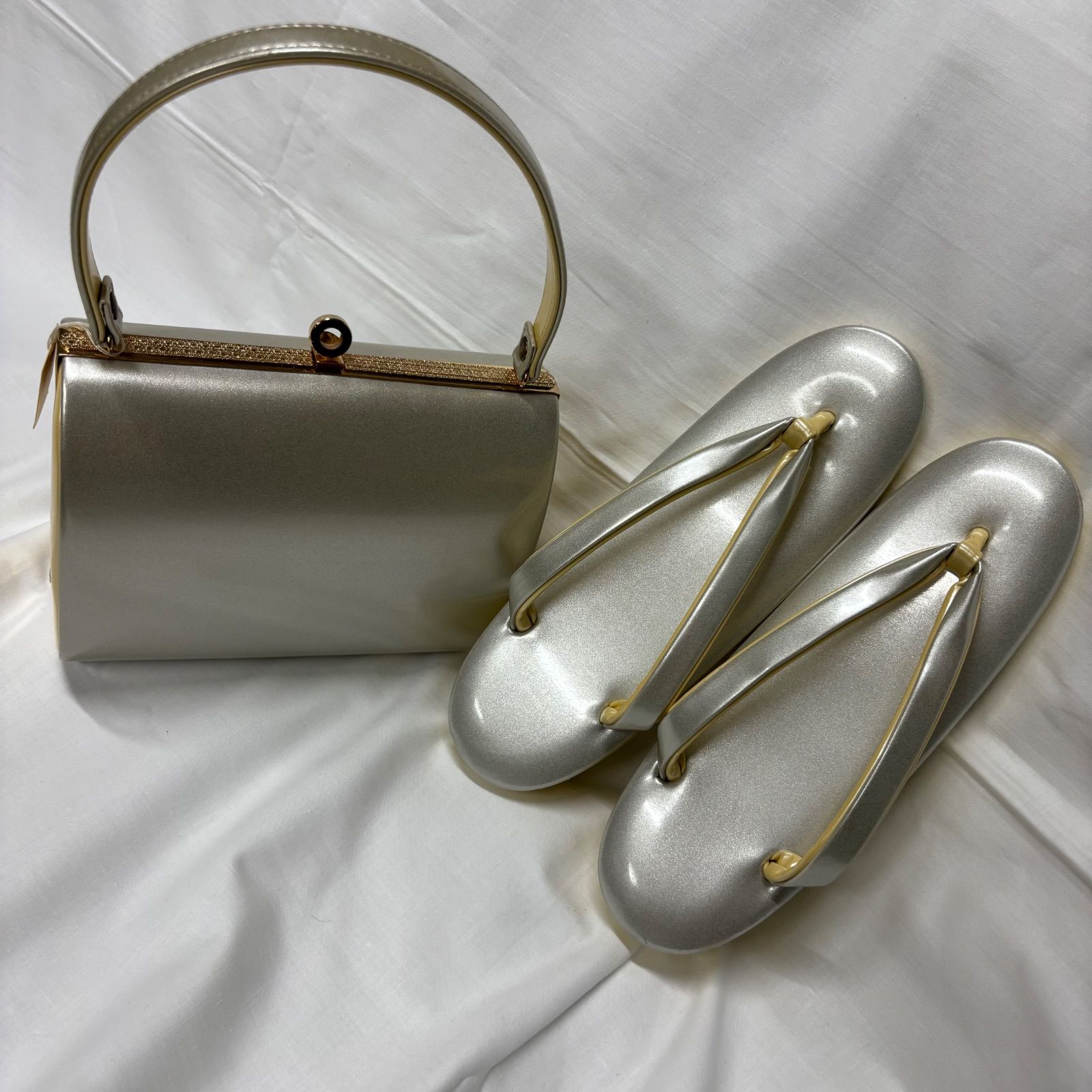 【新品未使用】成人式　振袖用バッグと　草履セット　最終値下げ 最終値下げ【未使用品】草履バックセット 匿名配送 訪問着 振袖