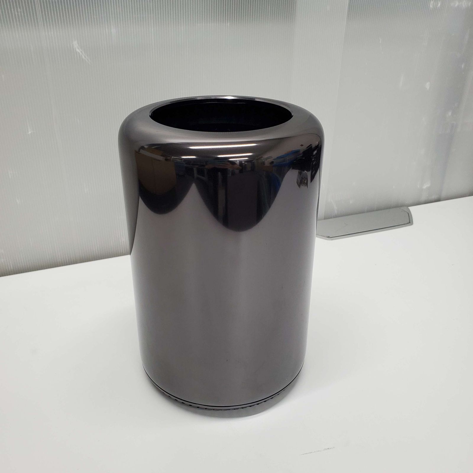 Apple Mac Pro Late 2013 Model:A1481/macOS Monterey/Intel Xeon E5 12コア 2.7GHz /メモリ 32GB DDR3/SSD 512GB