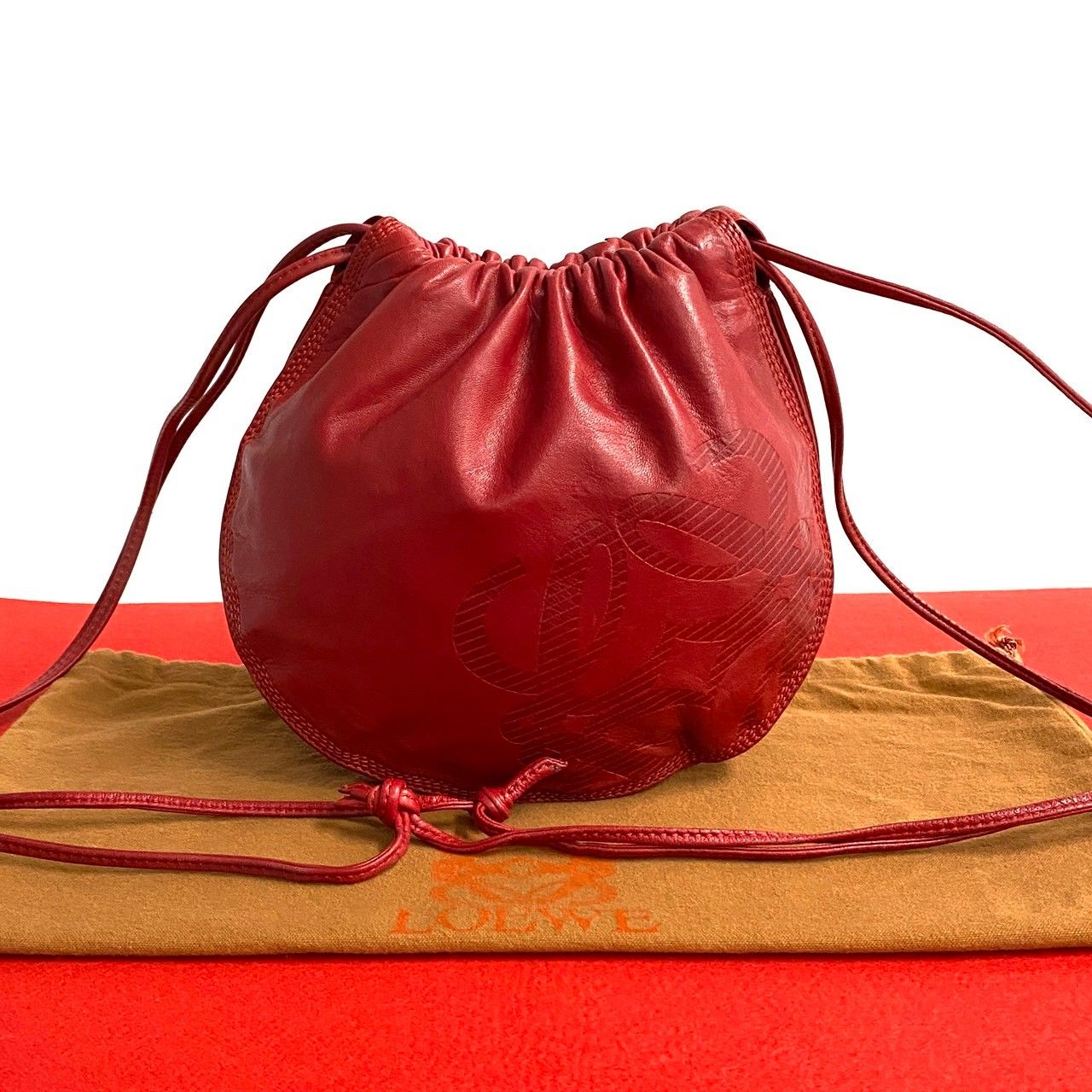 極 美品 ロエベ アナグラム ナッパレザー ミニ ショルダーバッグ サコッシュ LOEWE ロエベ アナグラム ナッパレザー ミニバッグ 巾着
