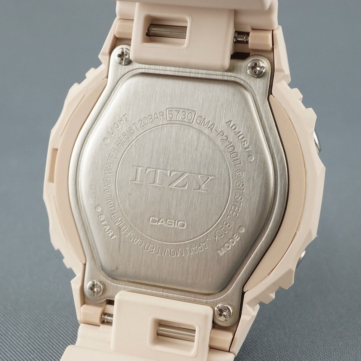 珈琲　G-SHOCK ITZYコラボ ベージュ時計 Amazon.co.jp: [カシオ] 腕時計 ジーショック 【国内正規品