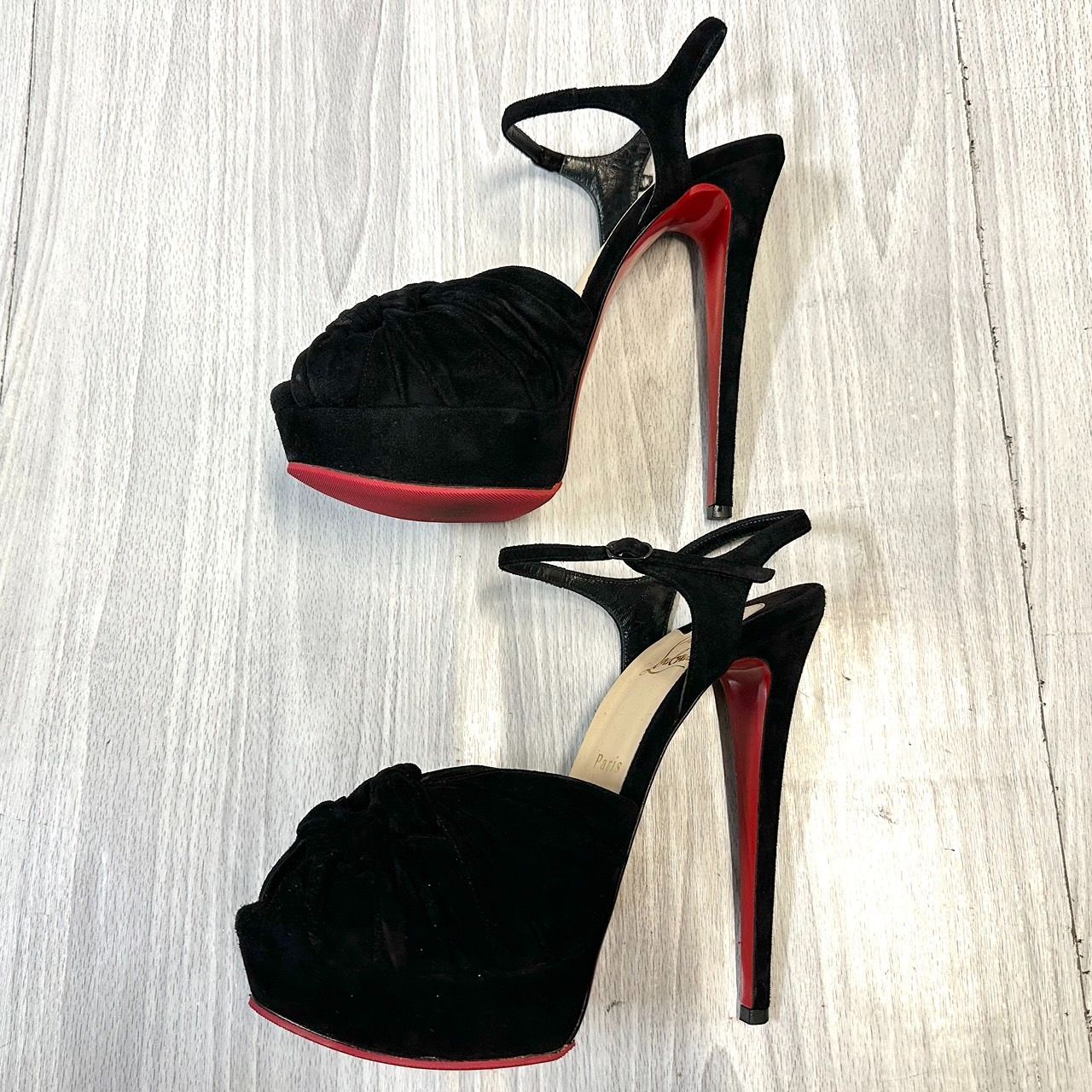 UE227-U36-568 Christian Louboutin クリスチャンルブタン 黒 サイズ39 
