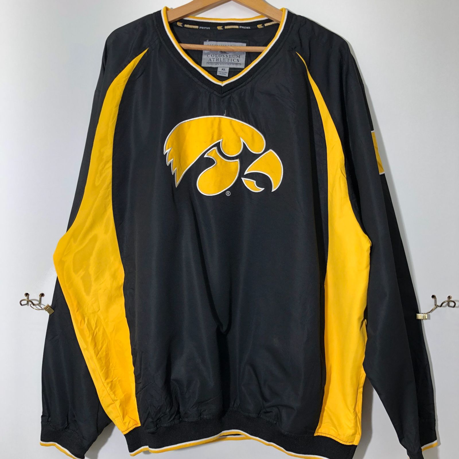 COLOSSEUM ATHLETICS IOWA カレッジ ナイロンプルオーバーシャツ