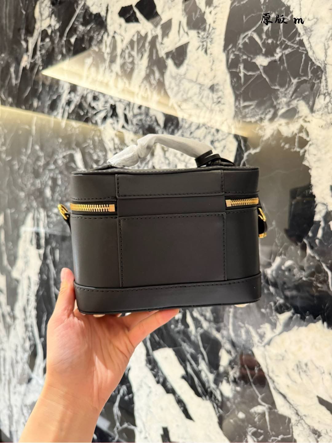 セリーヌ ヴァニティ