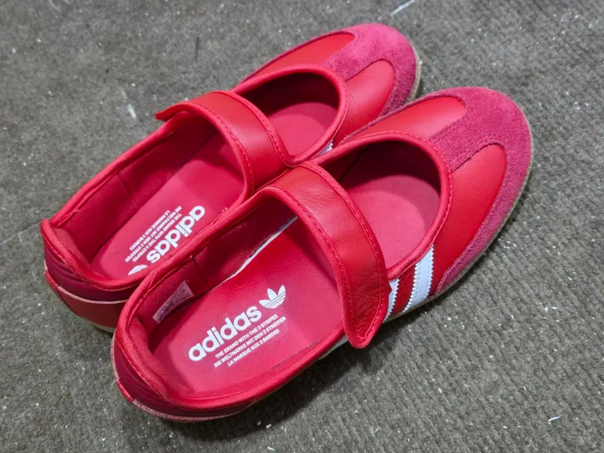 アディダス サンバ メリージェーン スニーカー