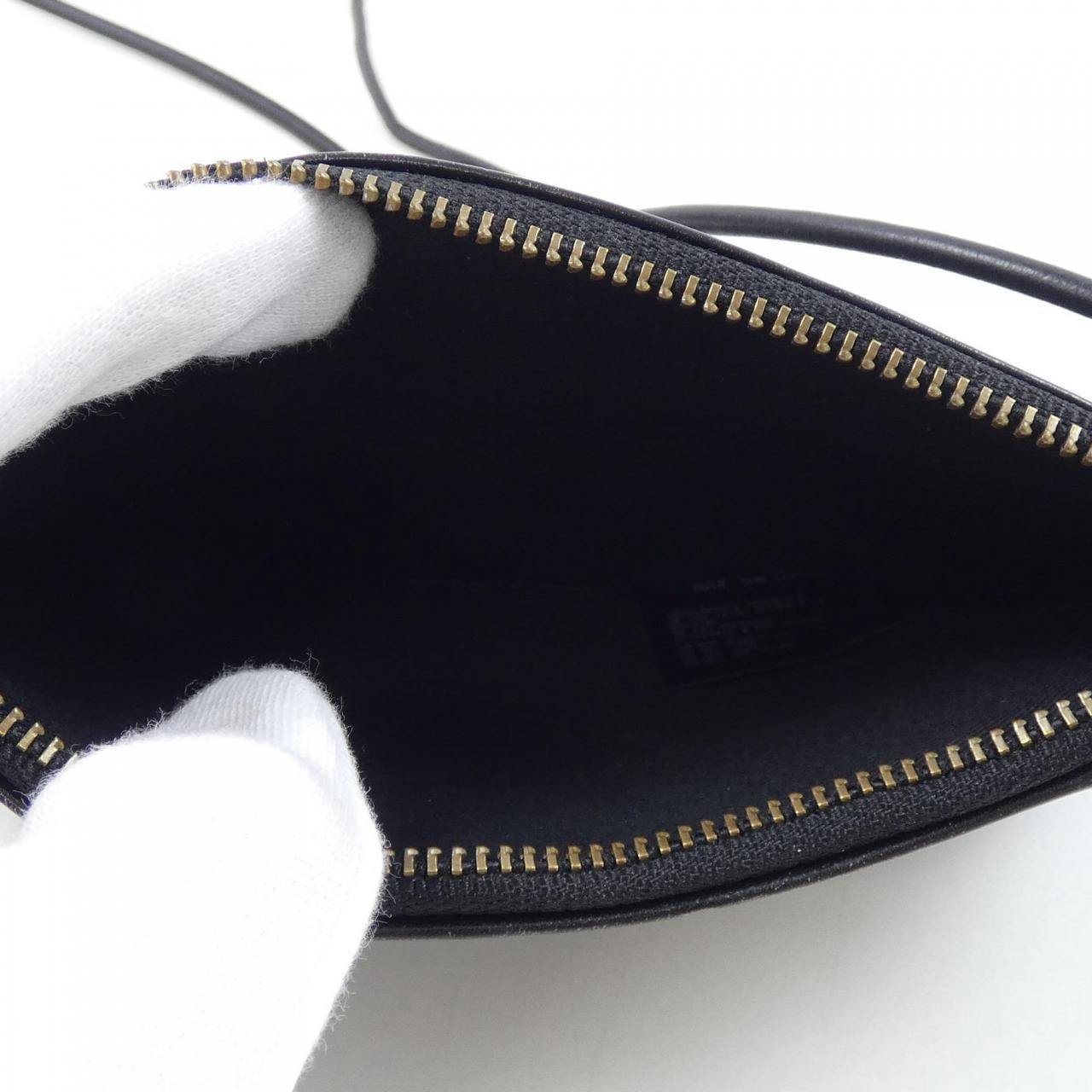 POUCH