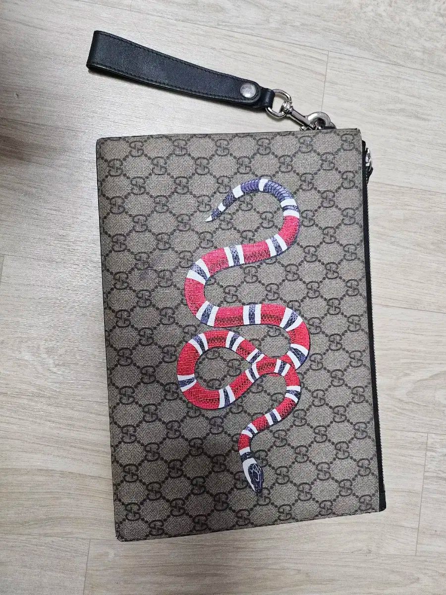 GUCCI グッチ GG Supreme シュプリーム キングスネーク プリント ポーチ