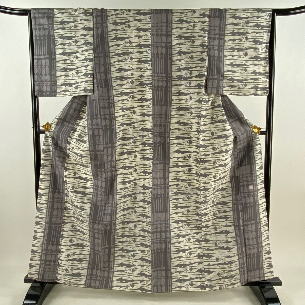 小紋 身丈161.5cm 裄丈64.5cm M 袷 古川三郎の世界 白山紬地 やまと 落款 証紙 幾何学模様 灰紫 正絹