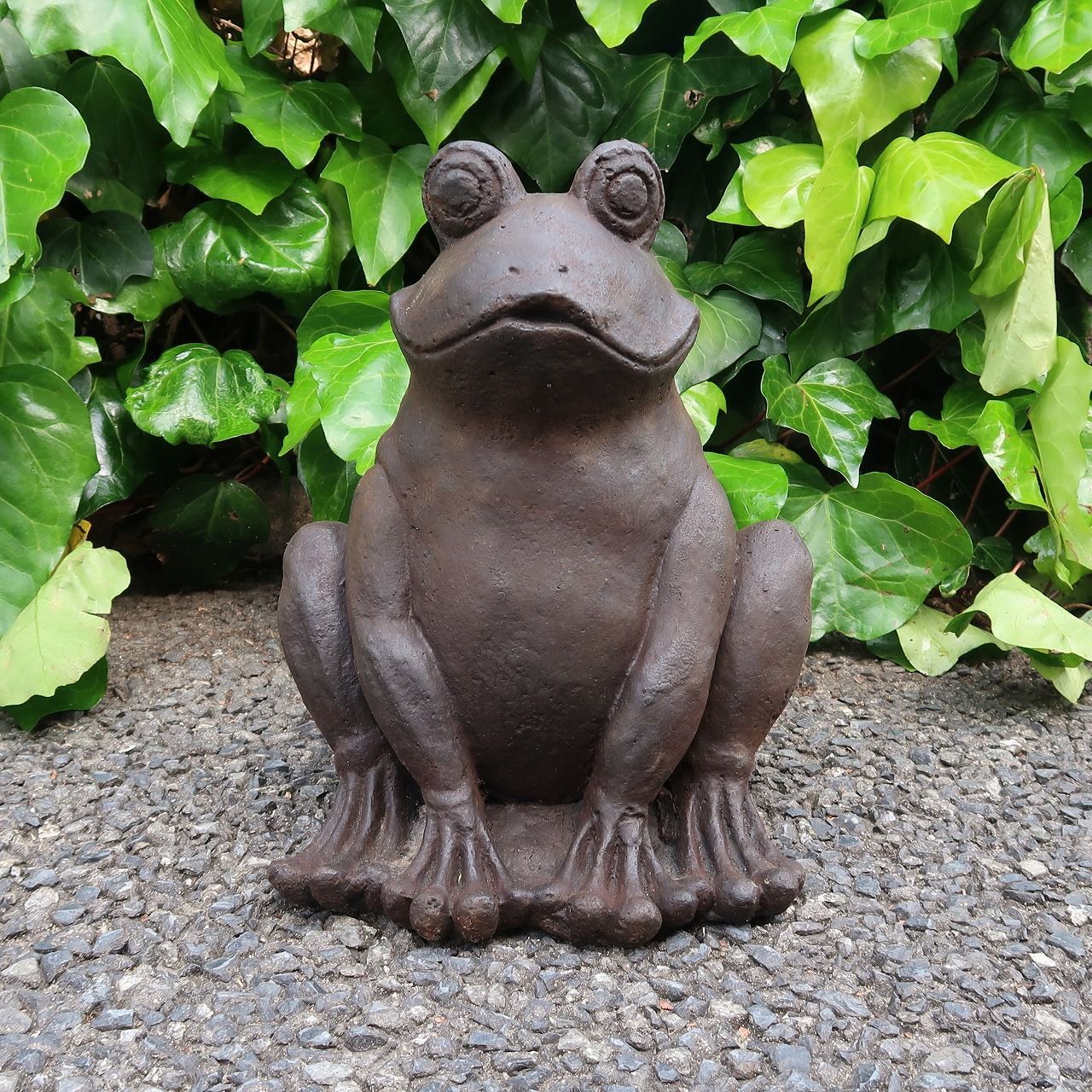 カエルの石像 Mサイズ 30cm コンクリート製 蛙の石像 かえるの