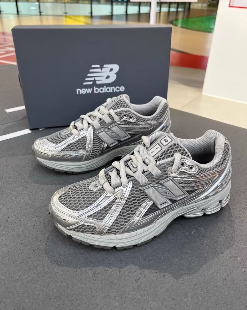 New Balance M1906AG スニーカー - メルカリ