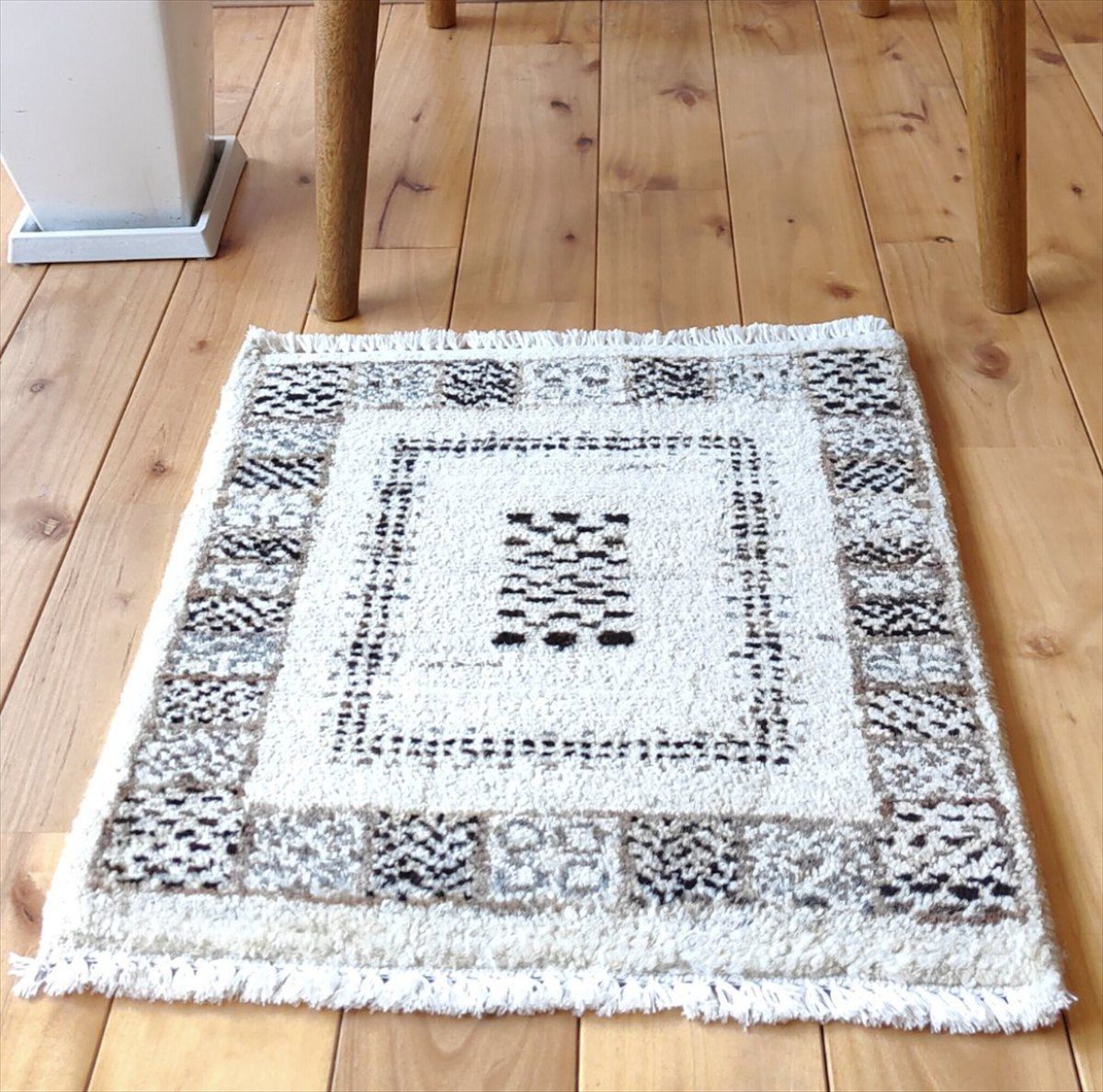 ガゼニ ギャッベ トルクマン族 ミニマット ラグ 無染めウール 40x39cm BP246