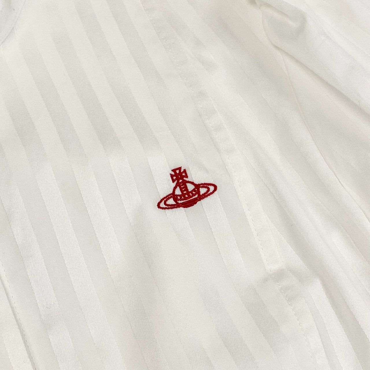 フリルブラウス