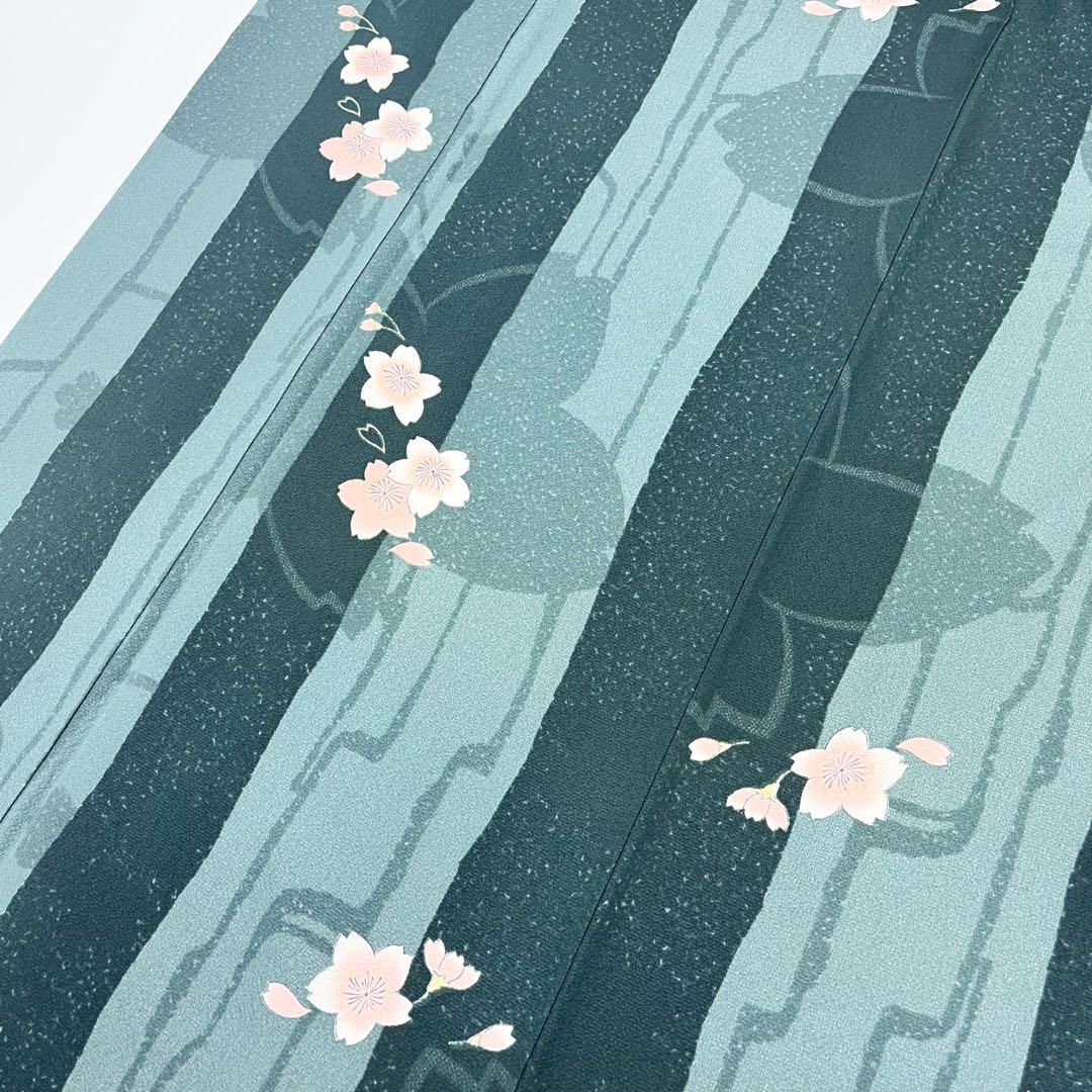 小紋 縦縞に桜の花模様 千草色 縮緬 K-4443 小紋 縦縞に桜の花模様 千草色 縮緬 K-4443