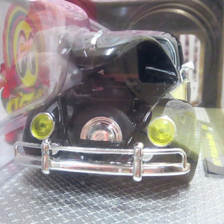 ムーンアイズ ミニカー M2 MACHINES 1:24 MOONEYES 1952