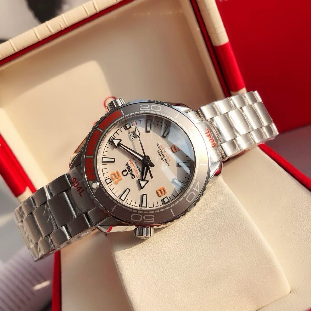 新品 シーマスター プラネット オーシャン 300M  自動巻き オメガ、 シーマスター新作、続々と発売開始～プラネット